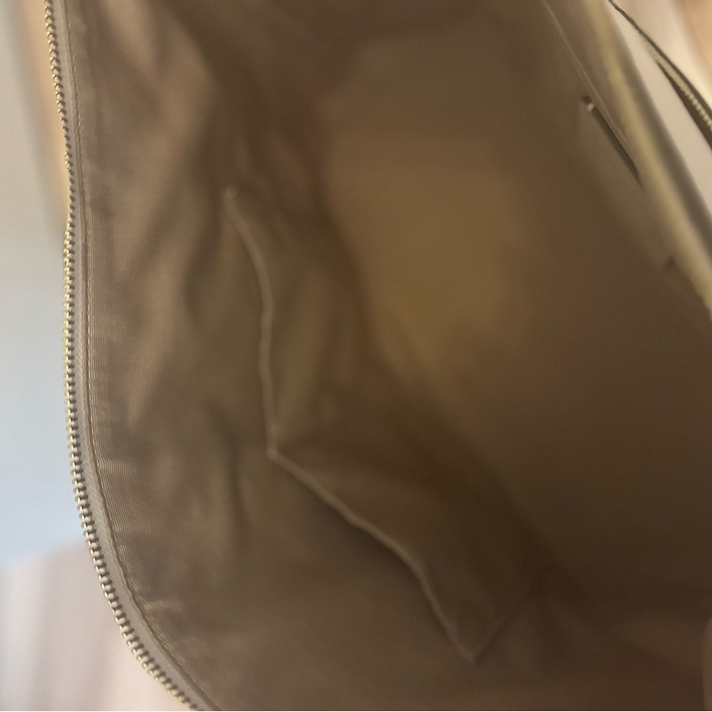 Coach Elegant White Tote and Wallet - Picture 4 of 9